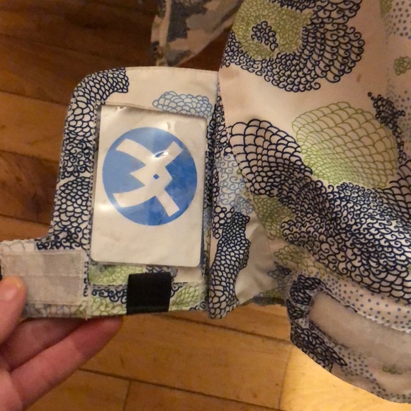 Snowboarding jacket - Picture 4 of 5